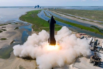 انفجار موشک استارشیپ اسپیس‌ایکس باعث اختلال در ۲۴۰ پرواز شد