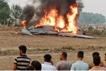 سقوط یک فروند میگ-۲۹ ارتش هند در نزدیکی آگرا +فیلم