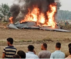 سقوط یک فروند میگ-۲۹ ارتش هند در نزدیکی آگرا +فیلم