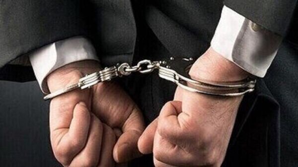 بازداشت مدیر یک دفتر فروش بلیت‌های جعلی هواپیما در قم


