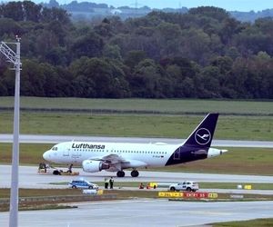 معترضان اقلیمی باند یک فرودگاه مونیخ را مسدود کردند