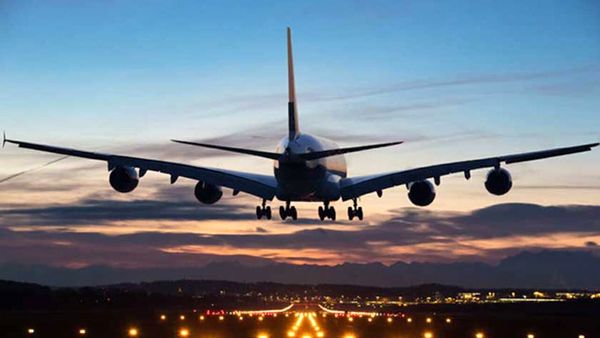 ۵ پرواز داخلی وخارجی به دلیل وقوع طوفان به فرودگاه مبدا بازگشتند