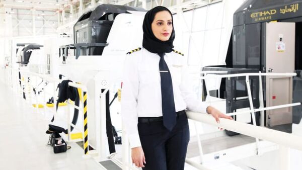 اولین کاپیتان زن امارات 