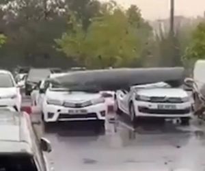 سقوط مخزن سوخت جنگنده F-4 روی چند خودرو در پایتخت ترکیه