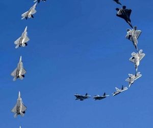 رپتور و یک عکس منحصر به فرد
تصویری خاص از لحظات چرخش F22 