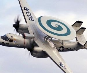 سقوط یک فروند هواپیمای آواکس نیروی دریایی آمریکا