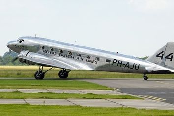 مبلمان عجیب و غریب از قطعات هواپیما‌های قدیمی