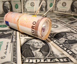 کشف ارز قاچاق در فرودگاه مشهد