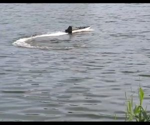 کوچک‌ترین ناو هواپیمابر جهان با ابعادی باورنکردنی