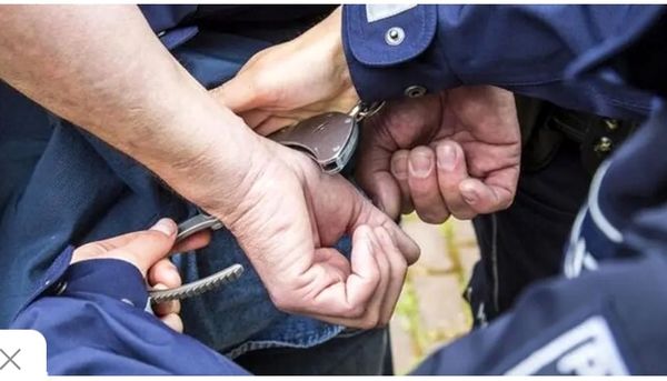 سرشبکه باند سارقان مسلح طلاجات منازل در فرودگاه اهواز دستگیر شد