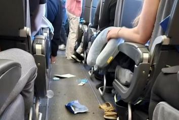 پرواز ایرلاین اسکاندیناوی به دلیل توربولانس مجبور به بازگشت به اروپا شد

