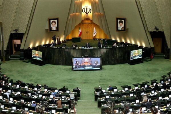 اعتراض سخنگوی هیات رئیسه مجلس
به گرانی اقلام فرودگاهی 