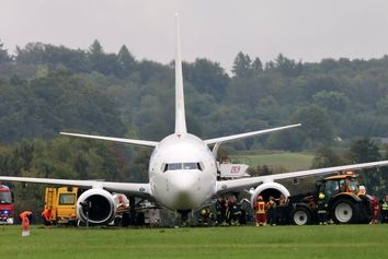 فرودگاه لهستان به‌دلیل خروج بوئینگ ۷۳۷ از باند، بسته شد