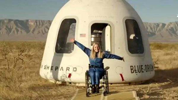 نخستین فرد دارای معلولیت به فضا رفت