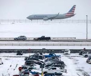 بارش شدید برف و اختلال در کار فرودگاه‌های آمریکا +فیلم