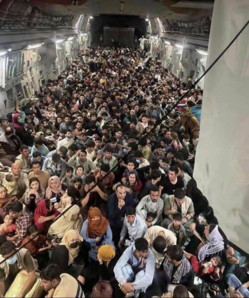 تصویری از داخل C17 گلوبمستر نیروی هوایی ارتش ایالات متحده آمریکا