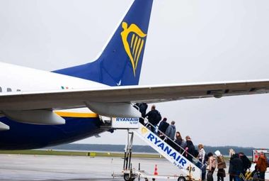 خطوط هواپیمایی
 باید به مسافران بریتانیا میزان کربن پروازها را اطلاع دهند