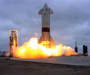 قدرتمندترین راکت استارشیپ با موفقیت پرتاب شد