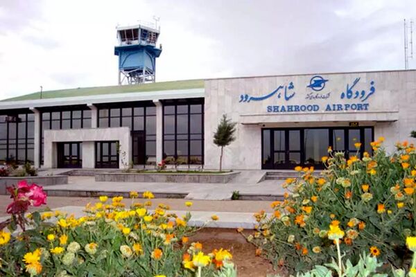 عزم مسئولان فرودگاه شاهرود برای راه‌اندازی نیروگاه خورشیدی