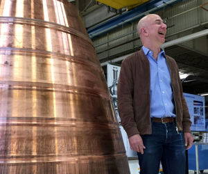 جف بزوس پرداخت هزینه های ناسا را پیشنهاد ​​داد