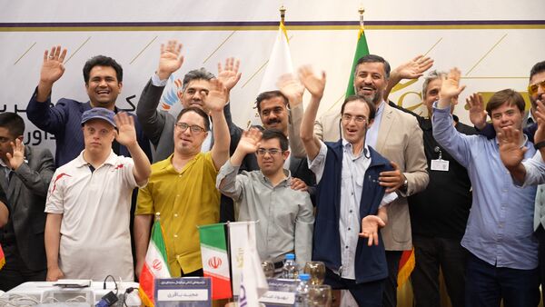 رونمایی از لباس تیم فوتسال سندرم داون با حمایت شرکت‌های تاو آویژه پارس و اینکال

