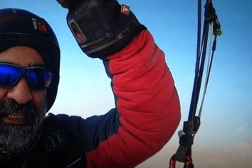 سقوط پاراگلایدر نویسنده ایرانی