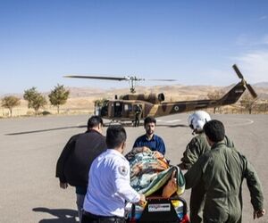 انتقال مصدومان حادثه رانندگی در محور کوزران با بالگرد به کرمانشاه
