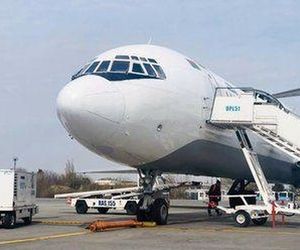 فرود یک فروند ایلوشین IL-62MGr هواپیمایی رادا به همراه تجهیزات و کمک‌های پزشکی صبح امروز در باند فرودگاه شهر بخارست رومانی