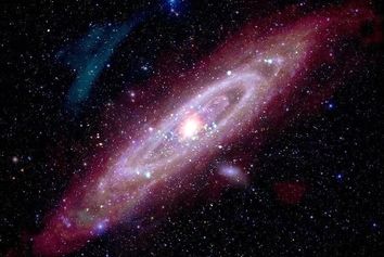 تصویر خیره‌کننده ناسا از کهکشان آندرومدا؛ نگاهی تازه به همسایه بزرگ کیهانی زمین
