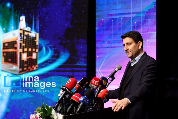 وزیر ارتباطات: رسیدن به اهداف
صنعت فضایی دور از دسترس نیست