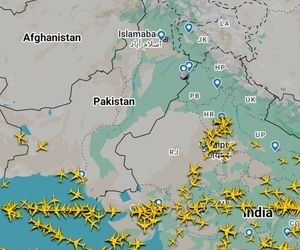 تمام پروازها در حریم هوایی پاکستان شروع به تغییر مسیر خود کرده‌اند