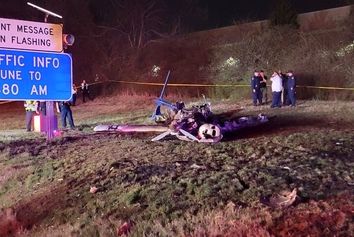 سقوط هواپیما در بزرگراهی در نشویل آمریکا؛ ۵ نفر کشته شدند