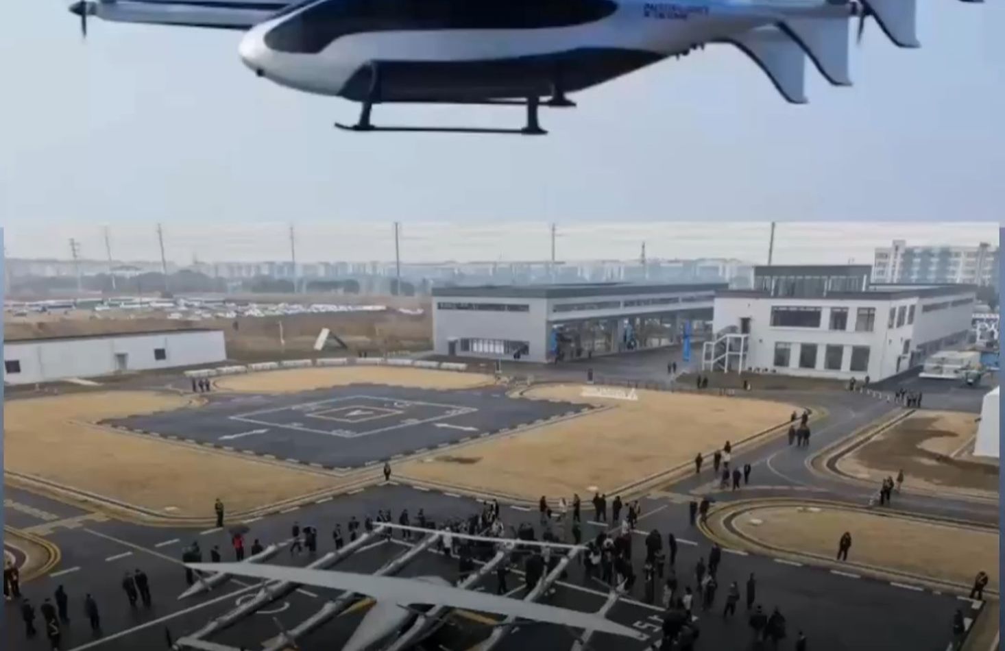 پرواز موفق بالگرد برقی ۵ تُنی با ۲۰ ملخ