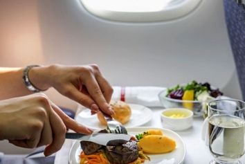 پیشرفت ۷۰ درصدی ایرلاین‌ها در بهبود وعده‌های غذایی