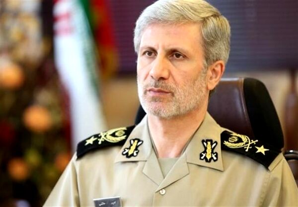 نماینده شاهین‌شهر به نقل از وزیر دفاع: در حوزه صنایع موشکی ۱۰ سال از کشور‌های منطقه جلوتر هستیم