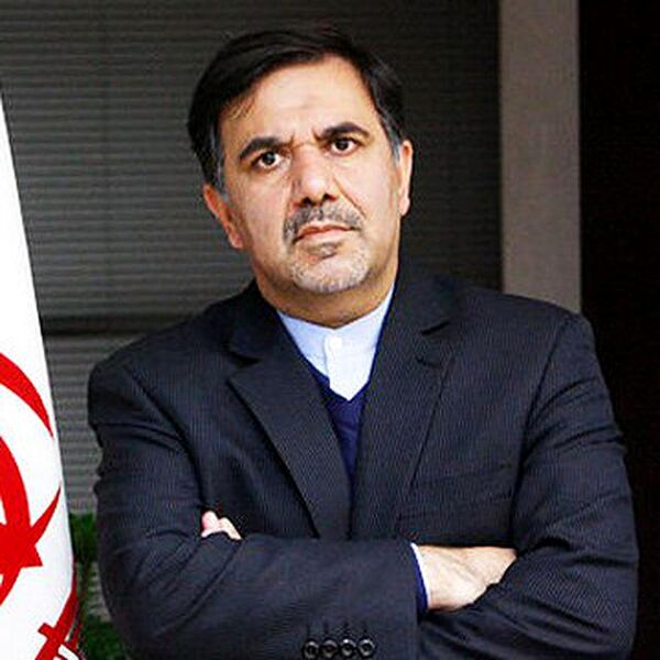عباس آخوندی ، در مراسم ورود پنج فروند هواپیمای ای تی آر مطرح کرد: کسانی که پس از خروج آمریکا از برجام آب را گل آلود کردند باید پاسخگو باشند.