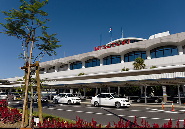 بسته شدن باند فرودگاه ژاپن در پی انفجار