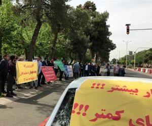 در خواست افزایش حقوق کارکنان بخش مراقبت پرواز