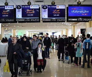 سرگردانی مسافران هواپیمایی کیش‌ایر در فرودگاه مشهد +فیلم