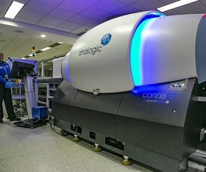 چشم‌های الکترونیکی در فرودگاه میامی

