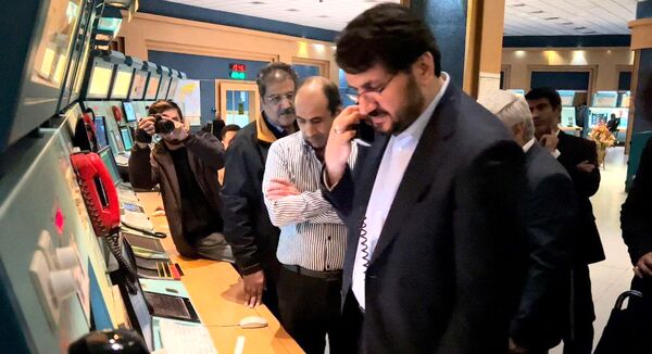 بازدید شبانه وزیر جدید راه و شهرسازی از مرکز کنترل فضای کشور