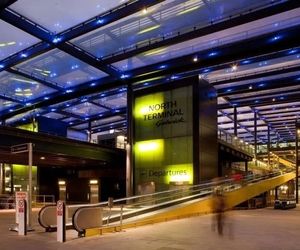 لغو ده‌ها پرواز در فرودگاه گتویک لندن