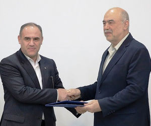 اعطای گواهینامه صلاحیت وارسی پروازی به شرکت فرودگاه‌ها و ناوبری هوایی ایران