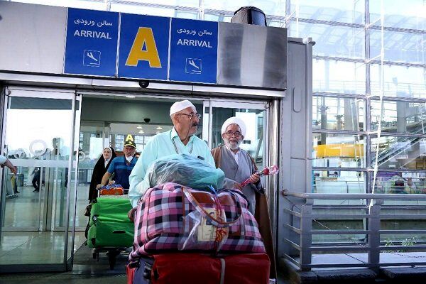 عصر روز گذشته صورت گرفت: ورود اولین گروه حجاج به فرودگاه بین‌المللی امام خمینی (ره)