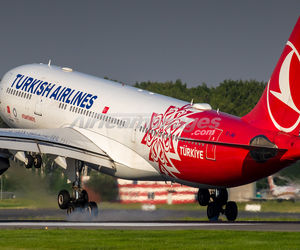 هواپیمای ترکیش ایرلاینز در فرودگاه استانبول با باند فرودگاه برخورد کرد

