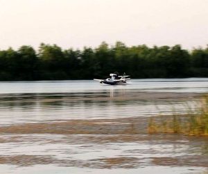 نخستین پرواز آزمایشی هواپیمای دوزیست در گیلان انجام شد