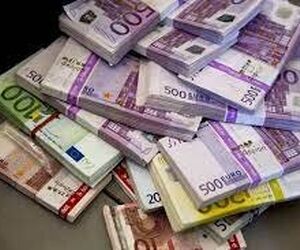 کشف میلیاردی ارز قاچاق در فرودگاه امام 