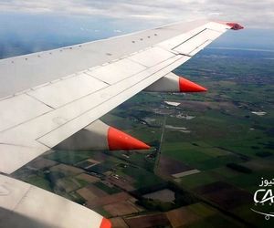 سازه های نوک تیز قرار گرفته در زیر بال های هواپیما