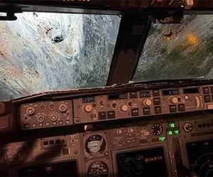 هواپیما با وجود شکستن شیشه کابین فرود آمد!