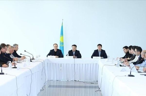 مشارکت ۱۷ کارشناس در تحقیقات سانحه سقوط هواپیمای باکو